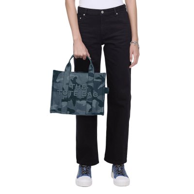 THE CAMO JACQUARD MEDIUM TOTE BAG